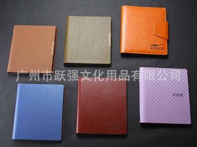 精致生活，記錄每一刻 五金裝飾細膩油邊高檔仿皮活頁筆記本